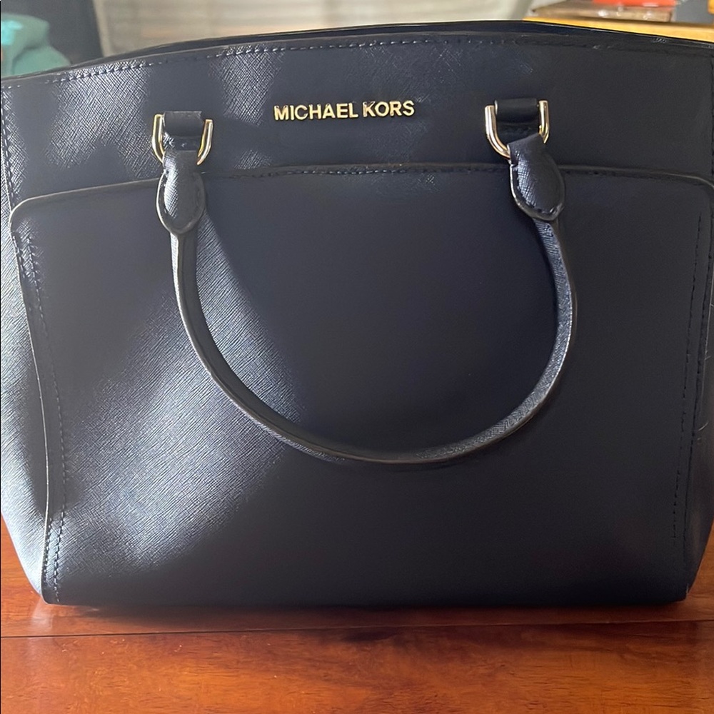 MICHAEL Michael Kors Blue and Gold Tote Bag with Structured Design